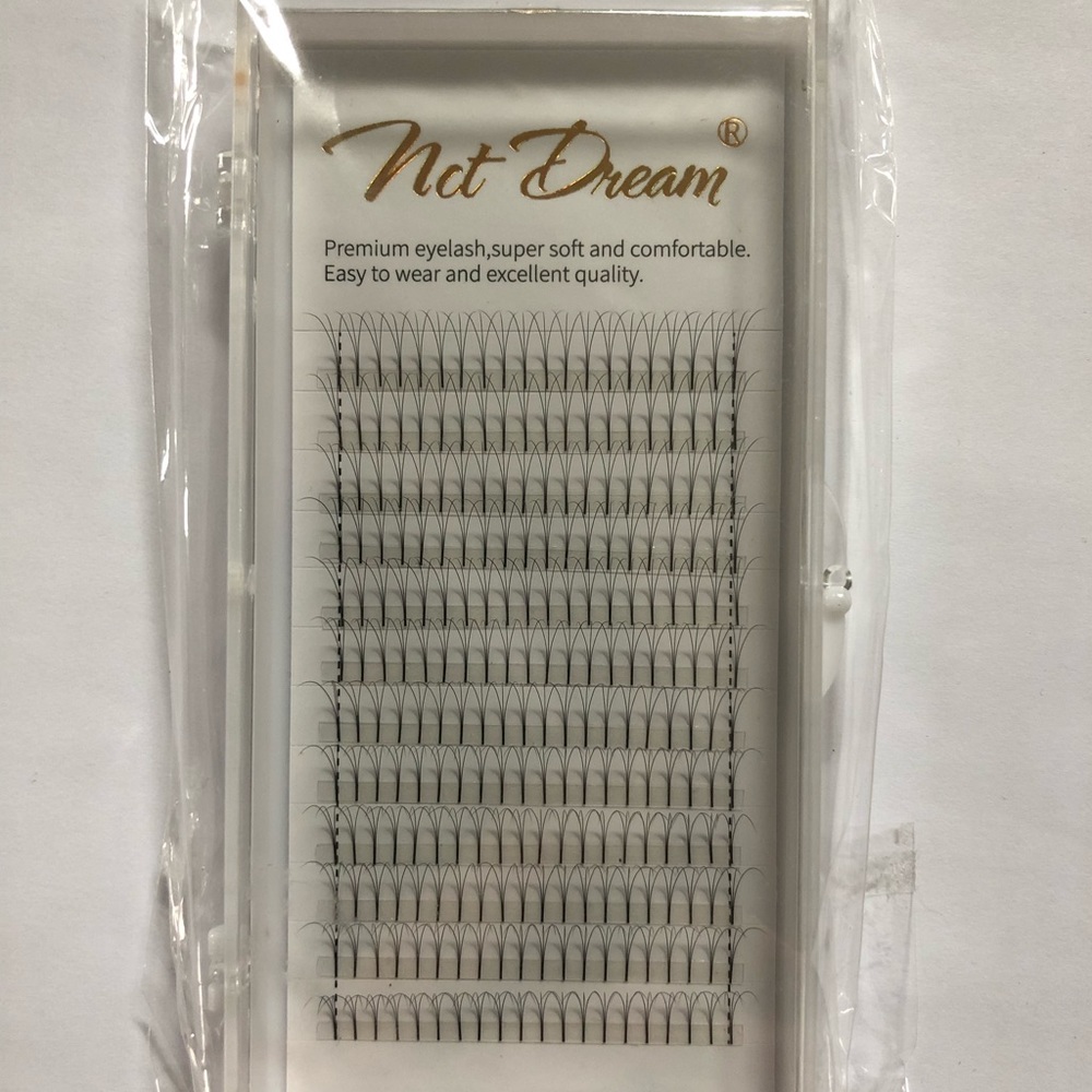 Lashes 240 pieces per packages